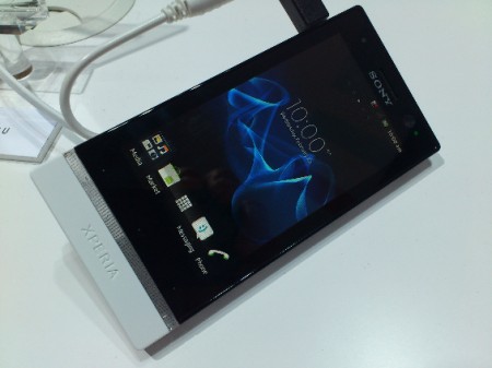 MWC   Xperia U   Up close