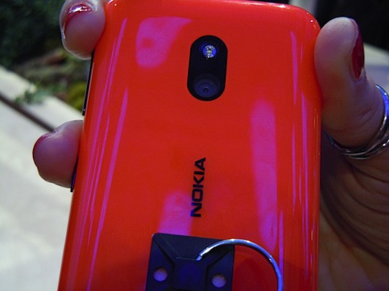 MWC   Nokia Lumia 620 hands on