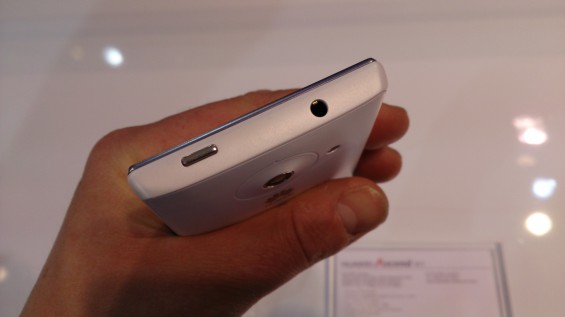 MWC   Huawei Ascend W1 Hands on