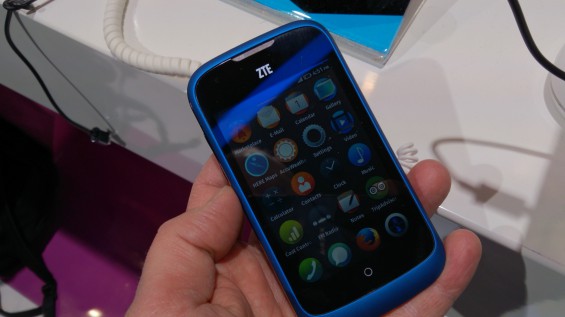 MWC   ZTE Open hands on