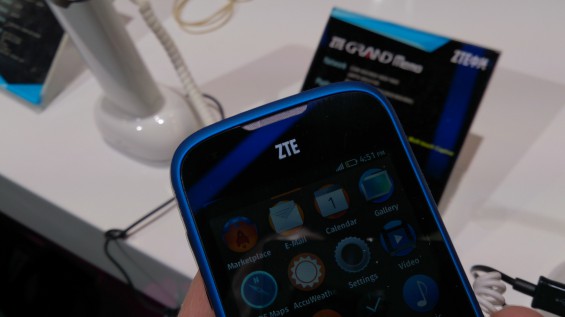 MWC   ZTE Open hands on