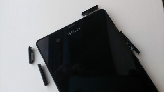 MWC   Behind the scenes. The Sony Xperia Z, our essential gadget.
