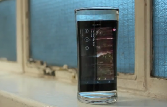 Sony Xperia Z goes for a swim