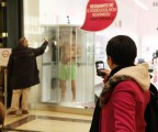 xperia-z-taking-a-shower-01
