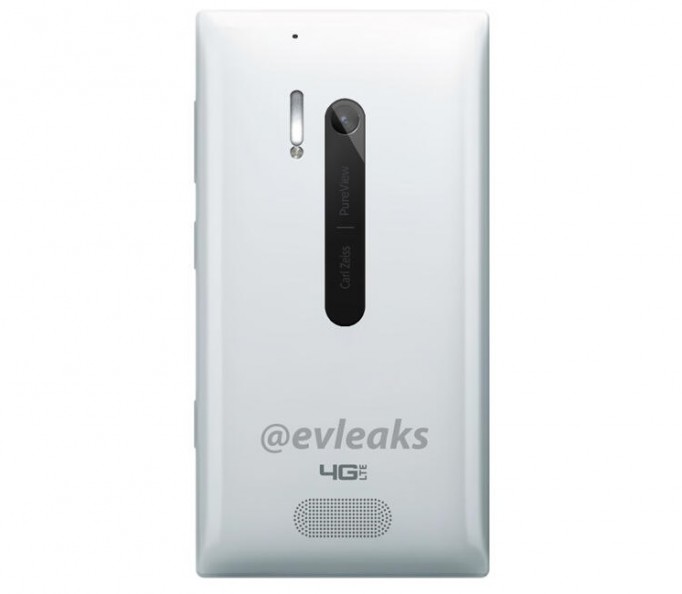 White Nokia Lumia 928 Gets A Sneak Peek