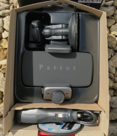 Parrot Minikit Smart Bluetooth car kit   Review