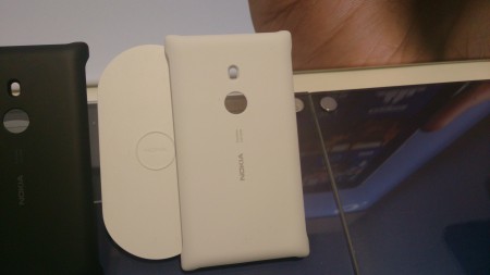Nokia Lumia 925 Wireless charging shell review