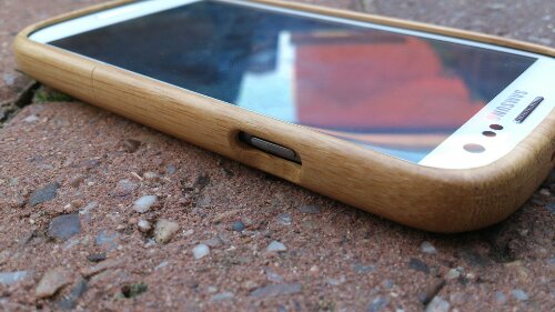 Review   The Snugg real bamboo wooden case
