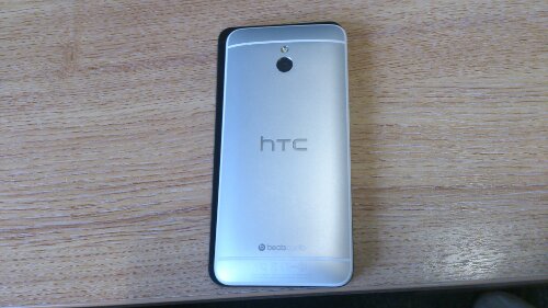 HTC One mini comparison photos