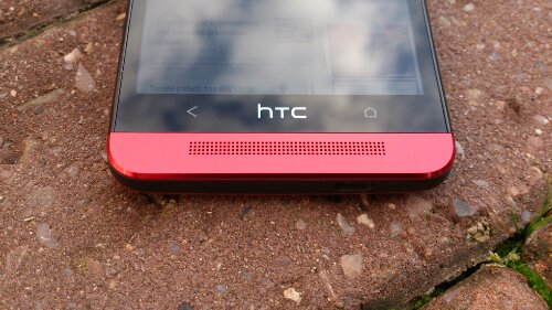 HTC One in Glamour Red   Photo special