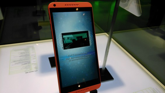 HTC Desire 816   Up close