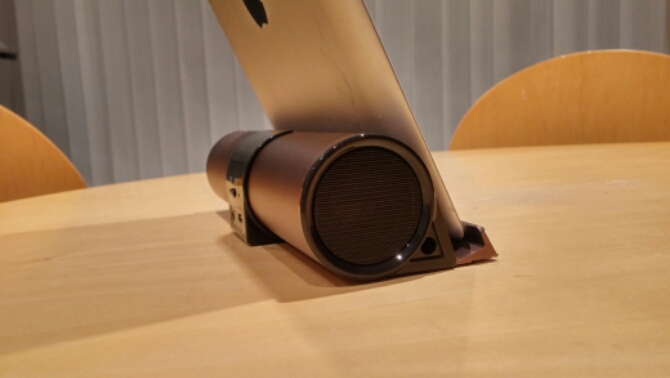 Review   LuguLake Bluetooth speaker and built in stand