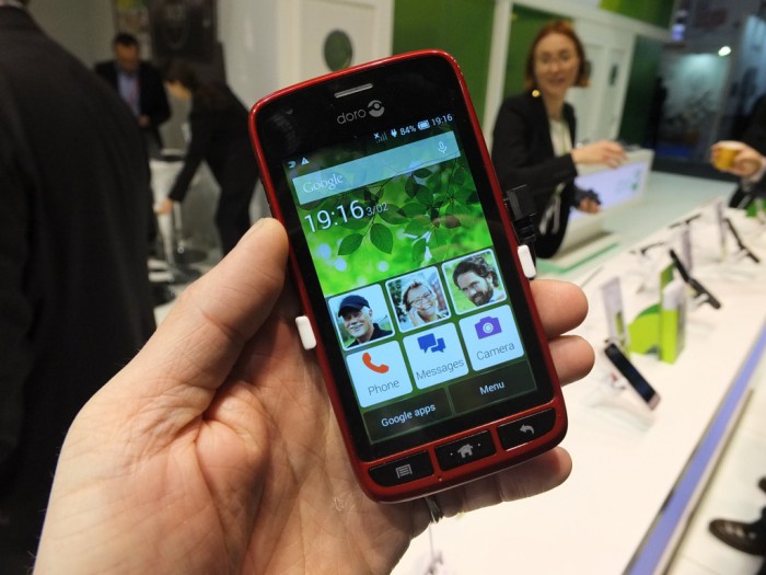 MWC   Hands on with the Doro Liberto 820 Mini