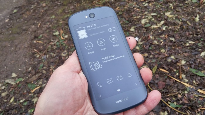 MWC   YotaPhone 2 becomes available in the USA