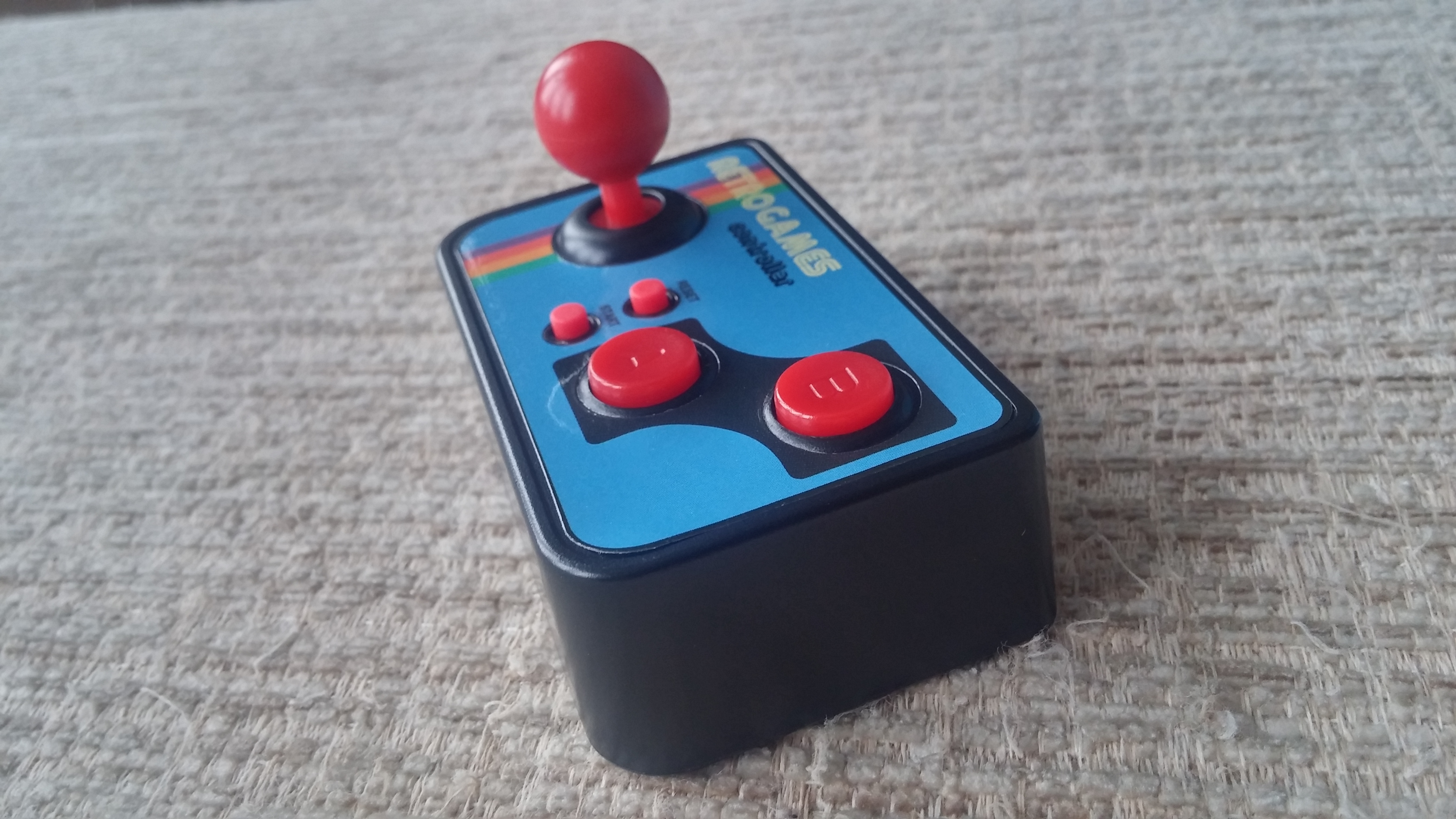 thumbs up retro games controller