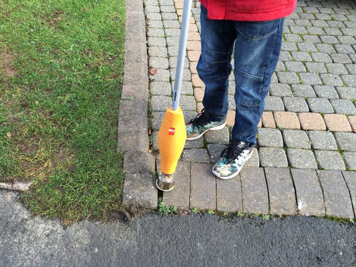 FIRE! We FRY weeds with Hozelock’s Thermal Weeder