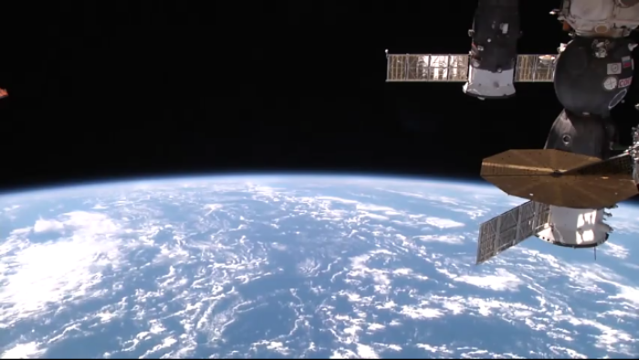 See the earth from ISS, right now on your phone
