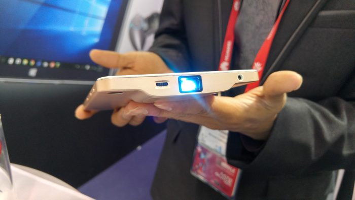 The in built smartphone projector is back, and this time it works. A chat with Akyumen