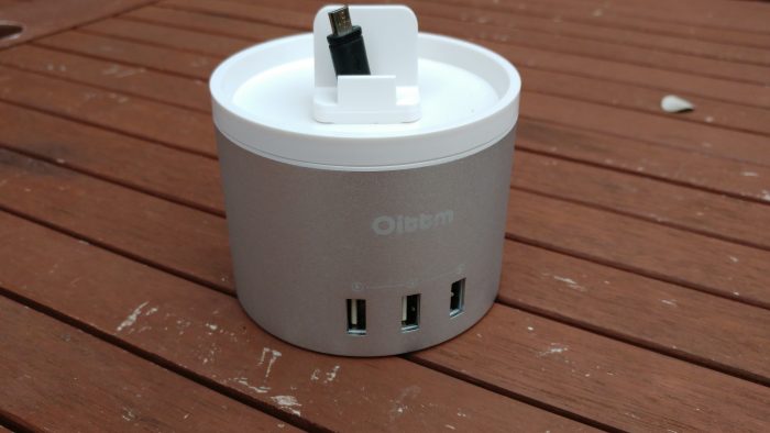 Oittm Nightstand Charger for Apple Watch and smartphones   Review
