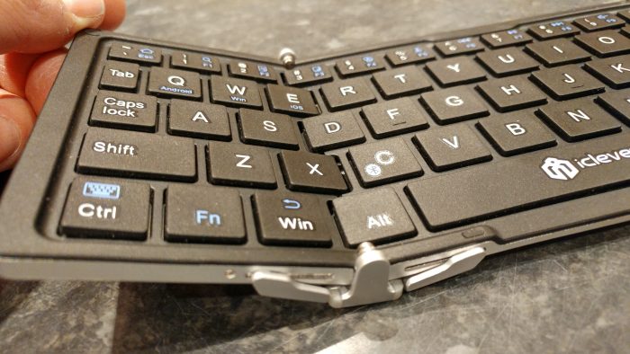 Welcome to my ultra mini office. iClever Foldable Wireless Bluetooth Keyboard   Review