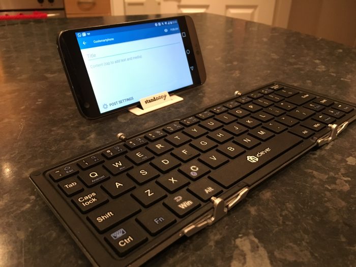 Welcome to my ultra mini office. iClever Foldable Wireless Bluetooth Keyboard   Review