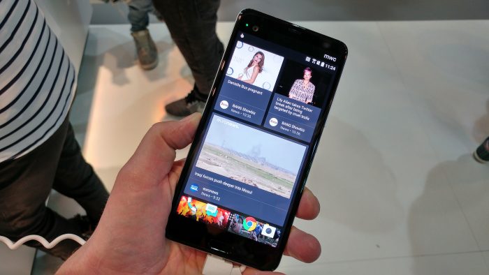 MWC   Hands on with the HTC U Play and U Ultra