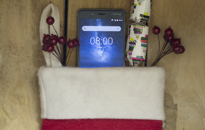 Here we go with the Christmas insanity. Buy a Nokia 8 because we stuck it in a stocking!