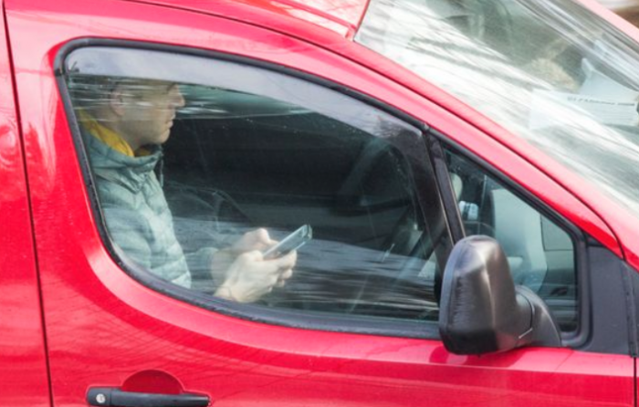 People are still using their phones at the wheel