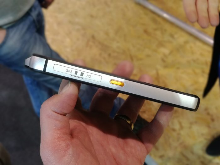 #MWC18   CAT S61 Hands on demo. Its got frickin laser beams!