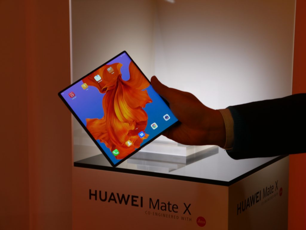 MWC   Huawei launch the Mate X Folding phone