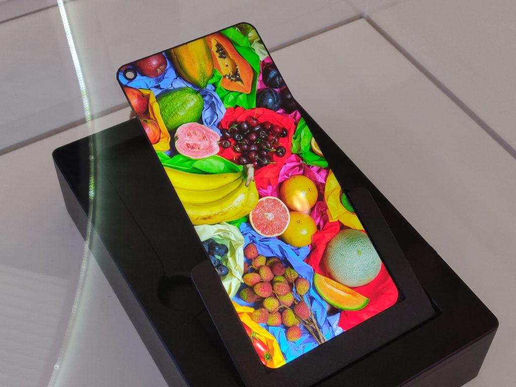 MWC   More flexible screens from TCL