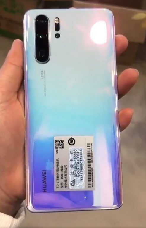 Unboxing the Huawei P30 Pro