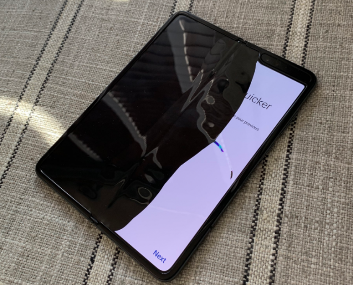 Samsung Galaxy Fold units breaking already.