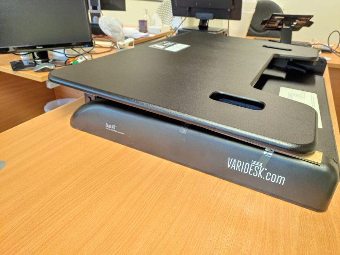 Varidesk Exec 40 Review   Dont sit whilst working!