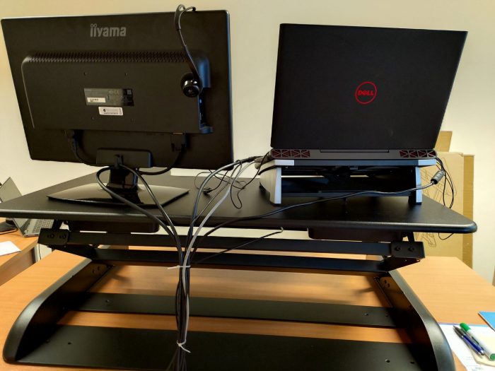 Varidesk Exec 40 Review   Dont sit whilst working!