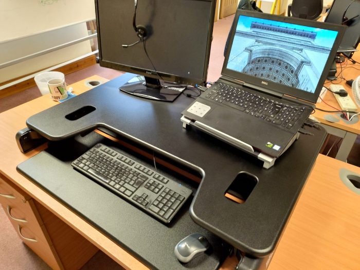 Varidesk Exec 40 Review   Dont sit whilst working!